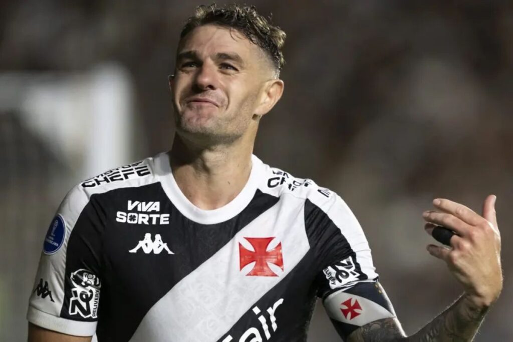 Pablo Vegtti  no jogo do Vasco (Foto: Jorge Rodrigues/AGIF)