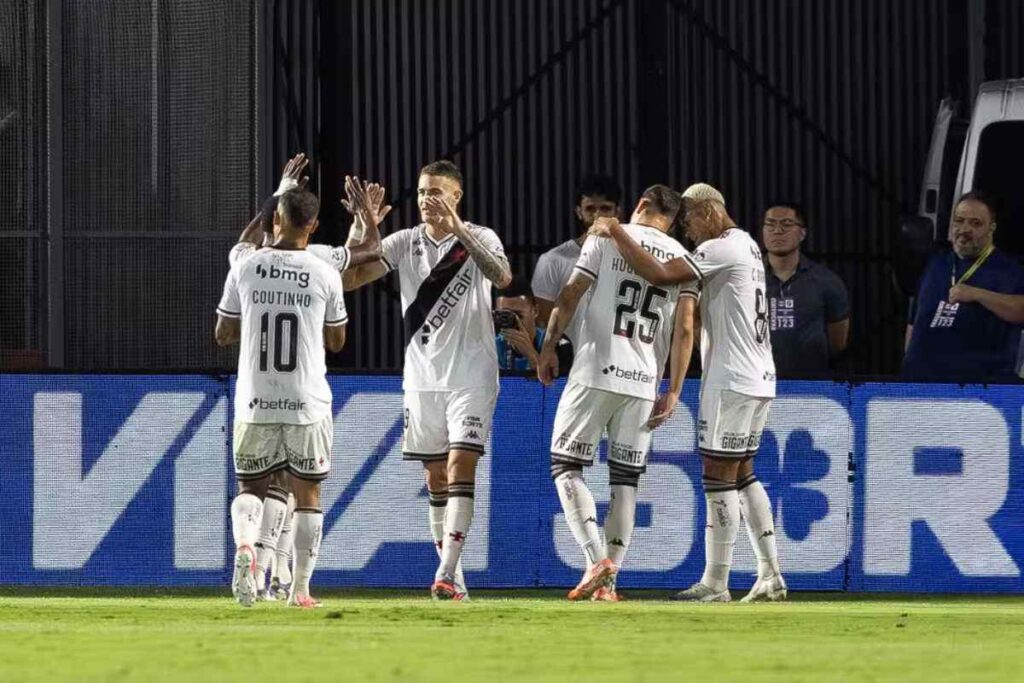 Jogadores do Vasco - Foto: Joisel Amaral/AGIF