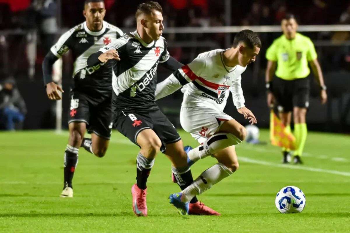 Vasco e São Paulo (Foto: Foto: Jota Erre/AGIF)