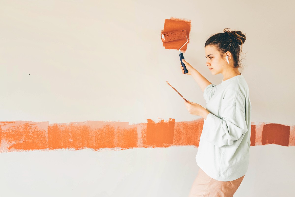 Adeus, branco! Essa é a cor do momento nas paredes modernas