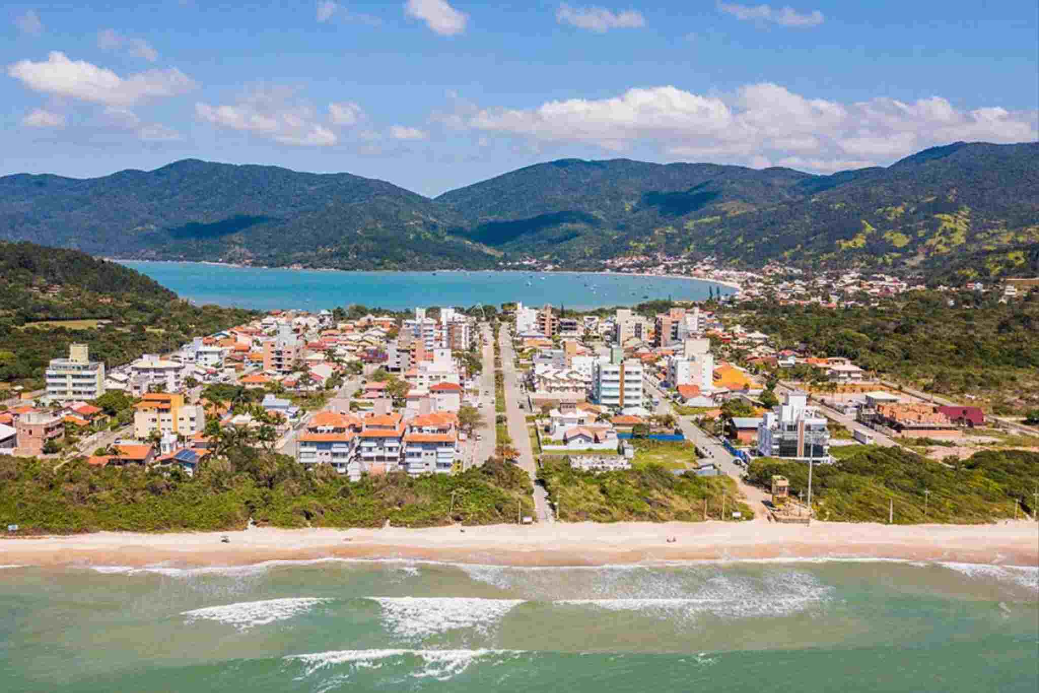 Cidade de SC abre concursos com salários de até R$ 16 mil