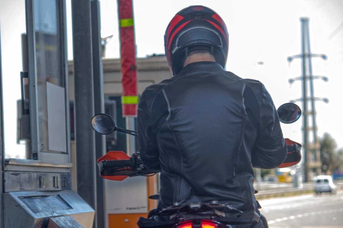 Fim do pedágio para motos avança com novo projeto no Congresso