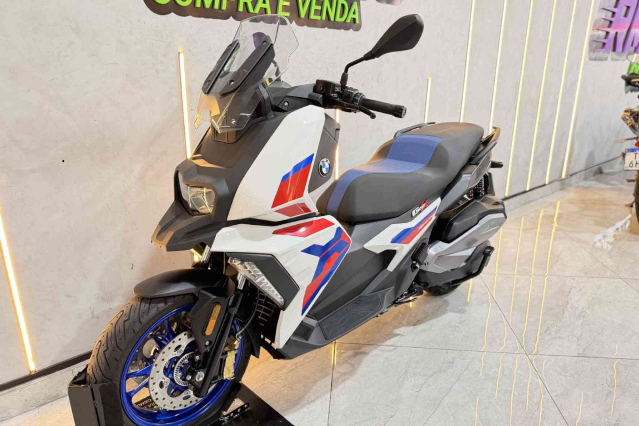 BMW tem moto automática por na faixa de R$ 50 mil