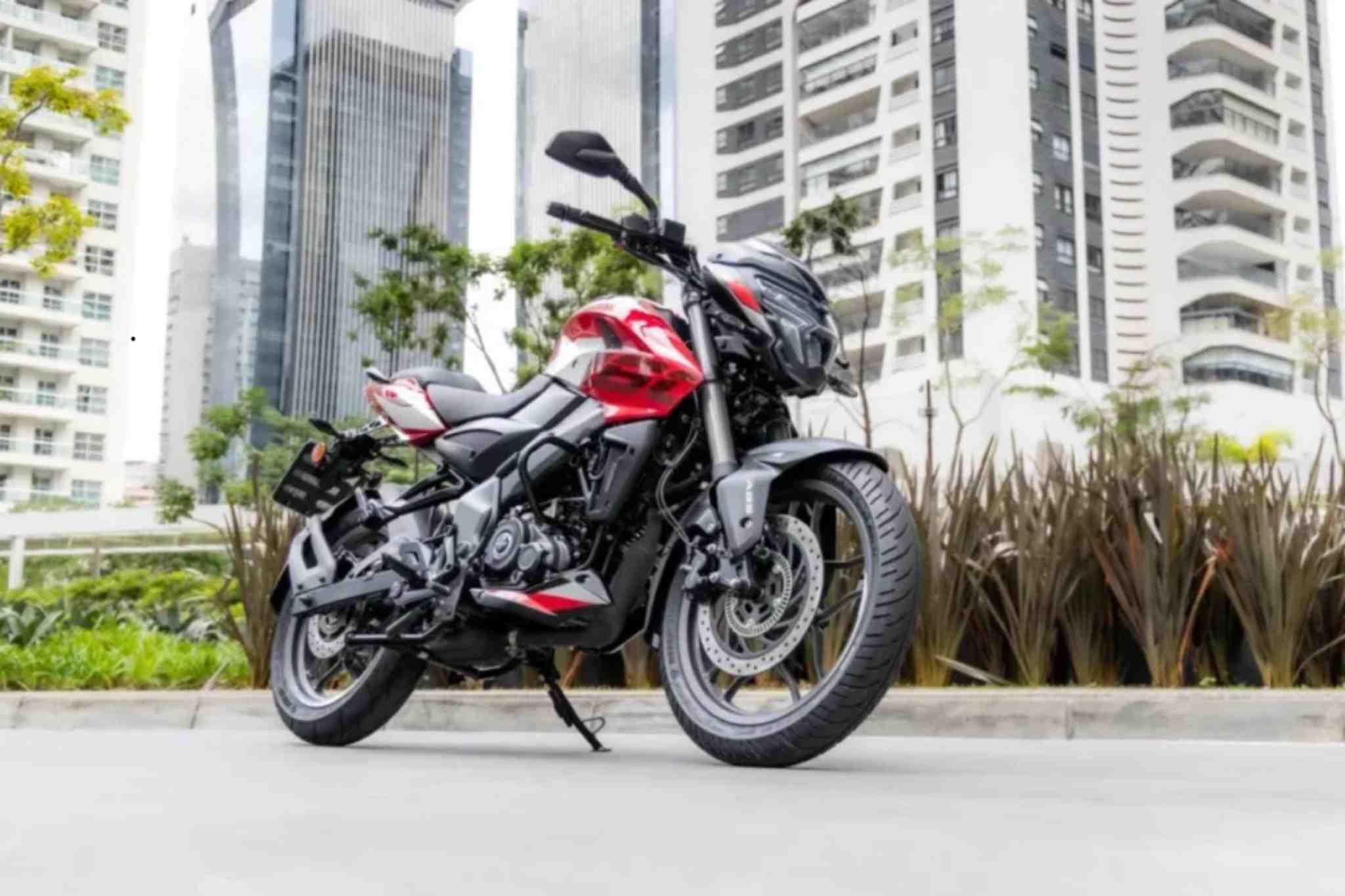 Bajaj 160 tem carta na manga para superar Honda CG e Yamaha Factor
