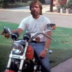 Chuck Norris e sua Harley-Davidson