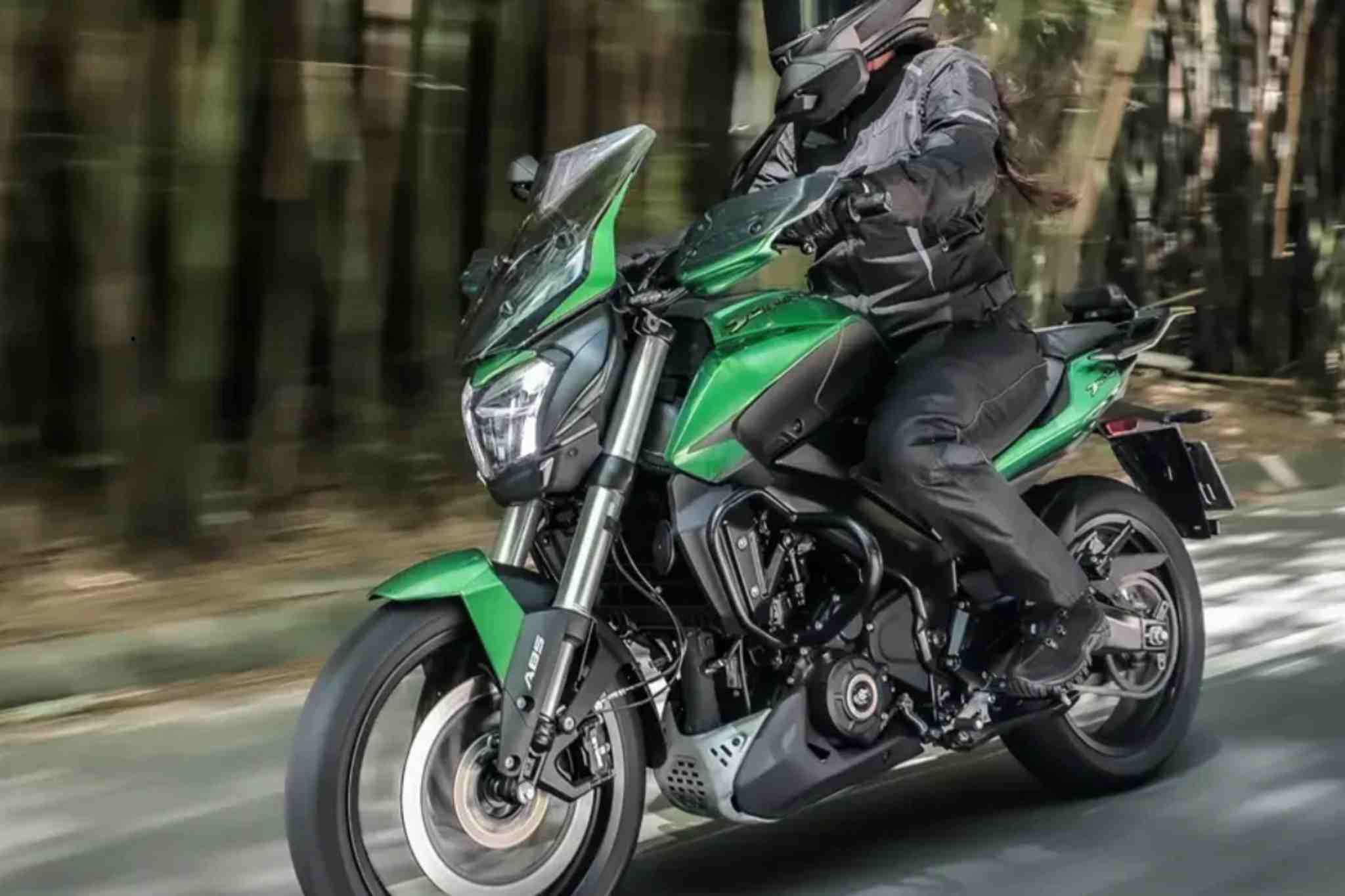 Bajaj não quer ser mais coadjuvante e libera Dominar 400 e 250 com IPVA grátis