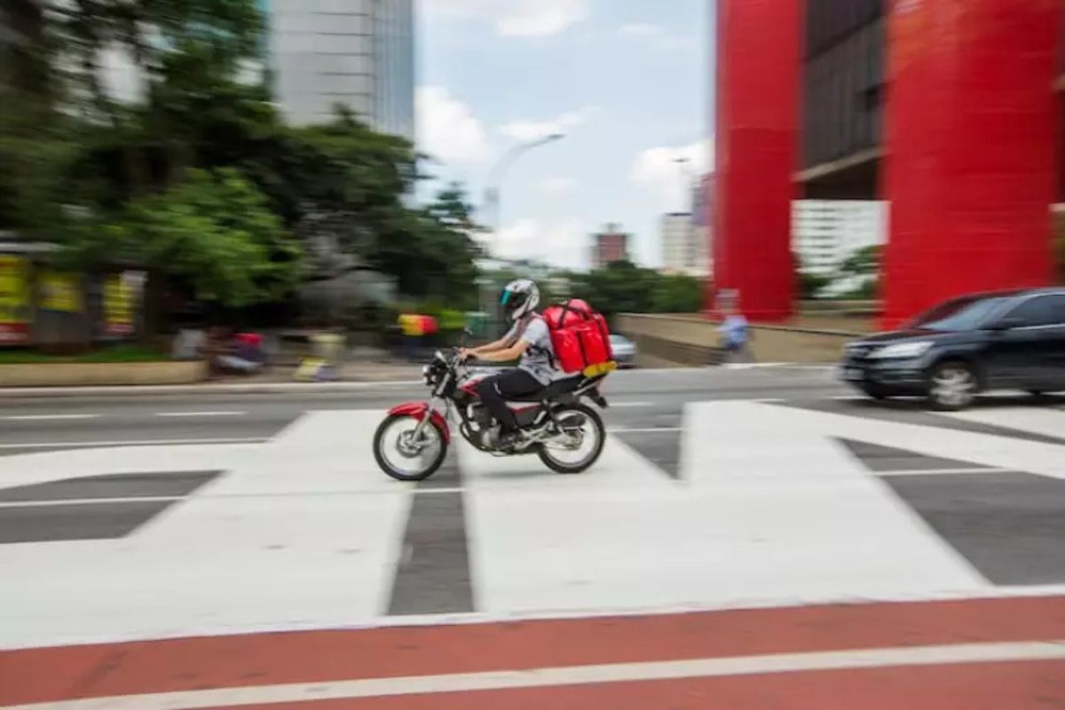 Lei garante 30% a mais para quem trabalha com moto