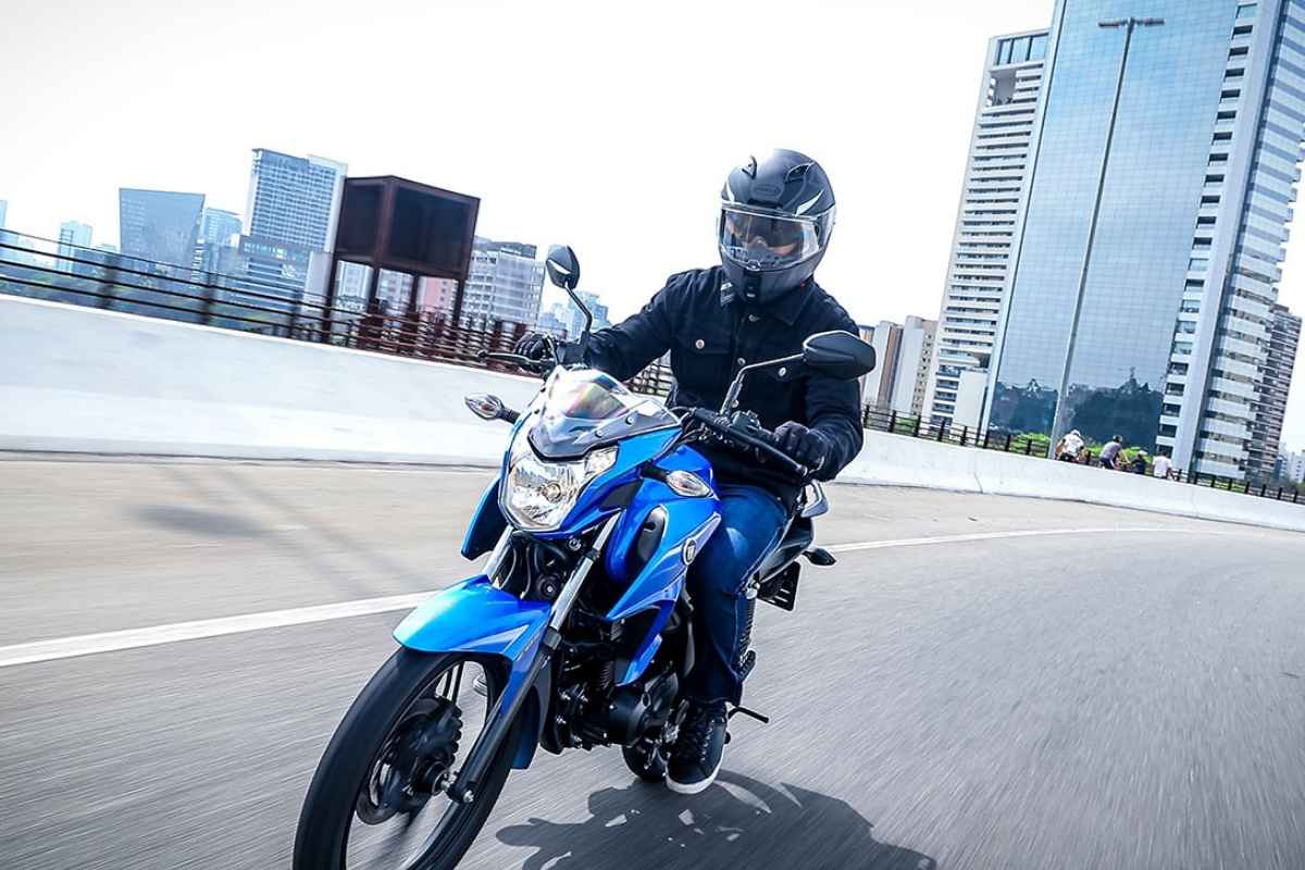 5 razões para deixar o carro de lado e apostar na moto