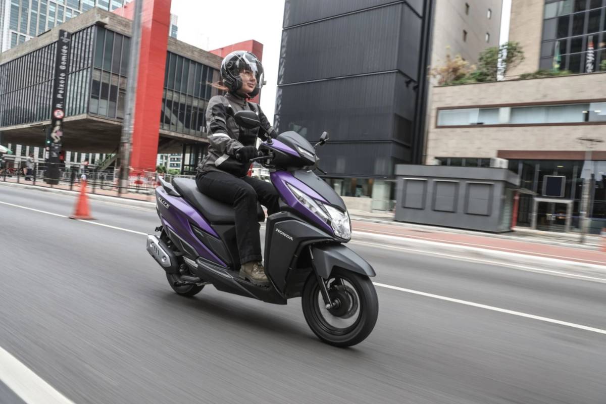 Honda Elite 125 2027: scooter aposta em economia e facilidade no dia a dia