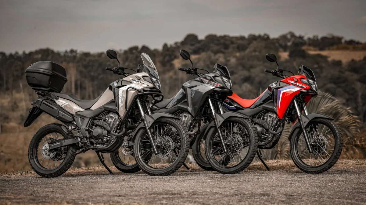 Honda Sahara 300 ganha força em 2026 com consumo surpreendente