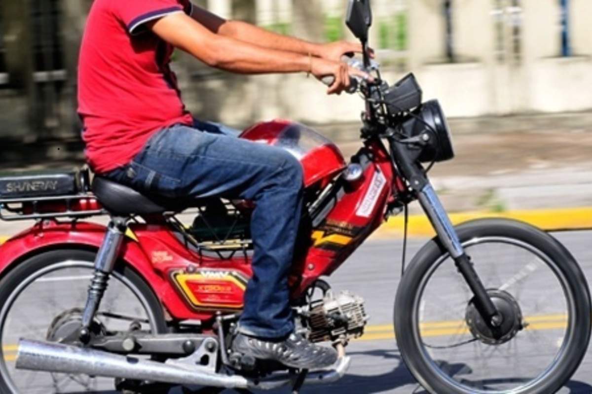 Pode andar na BR com moto 50cc? CTB responde
