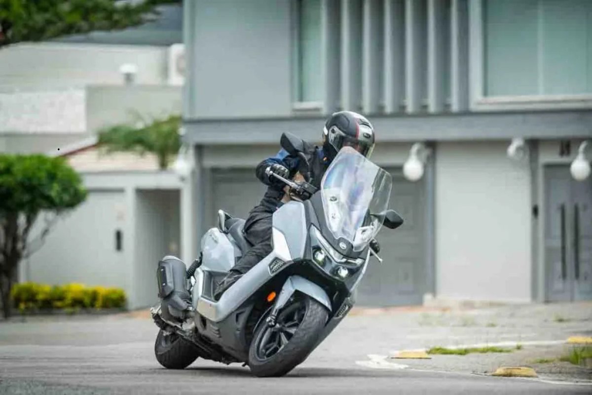 Scooter 400 quer ser a escolha inteligente abaixo dos R$ 60 mil