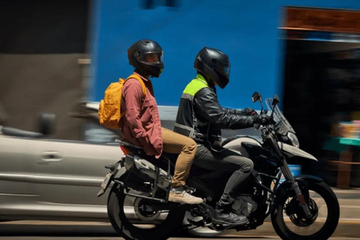 Uber Moto exclui milhares de motociclistas em 2026
