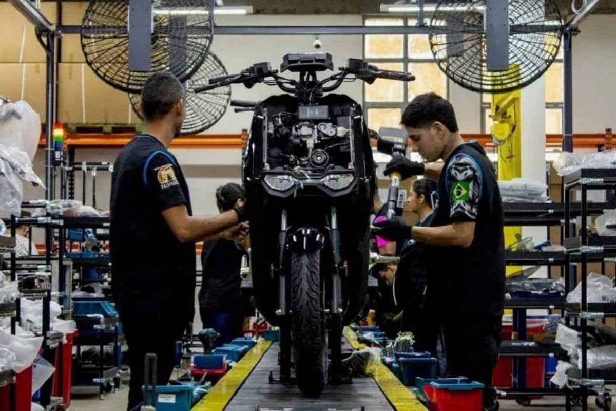Aluguel de moto tem opção com 100km/hora; conheça