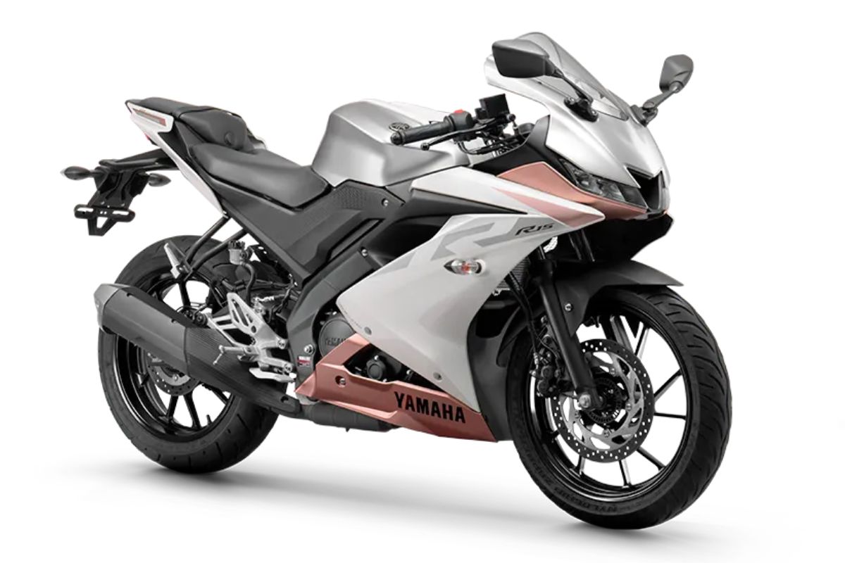 Yamaha R15 ABS 2026 surpreende com 54,7 km/l e quase 600 km de alcance