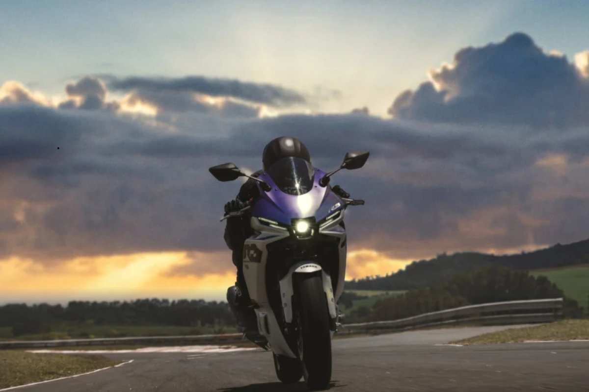 Nova Yamaha R3 2026 aposta no verde “menta” e chama atenção