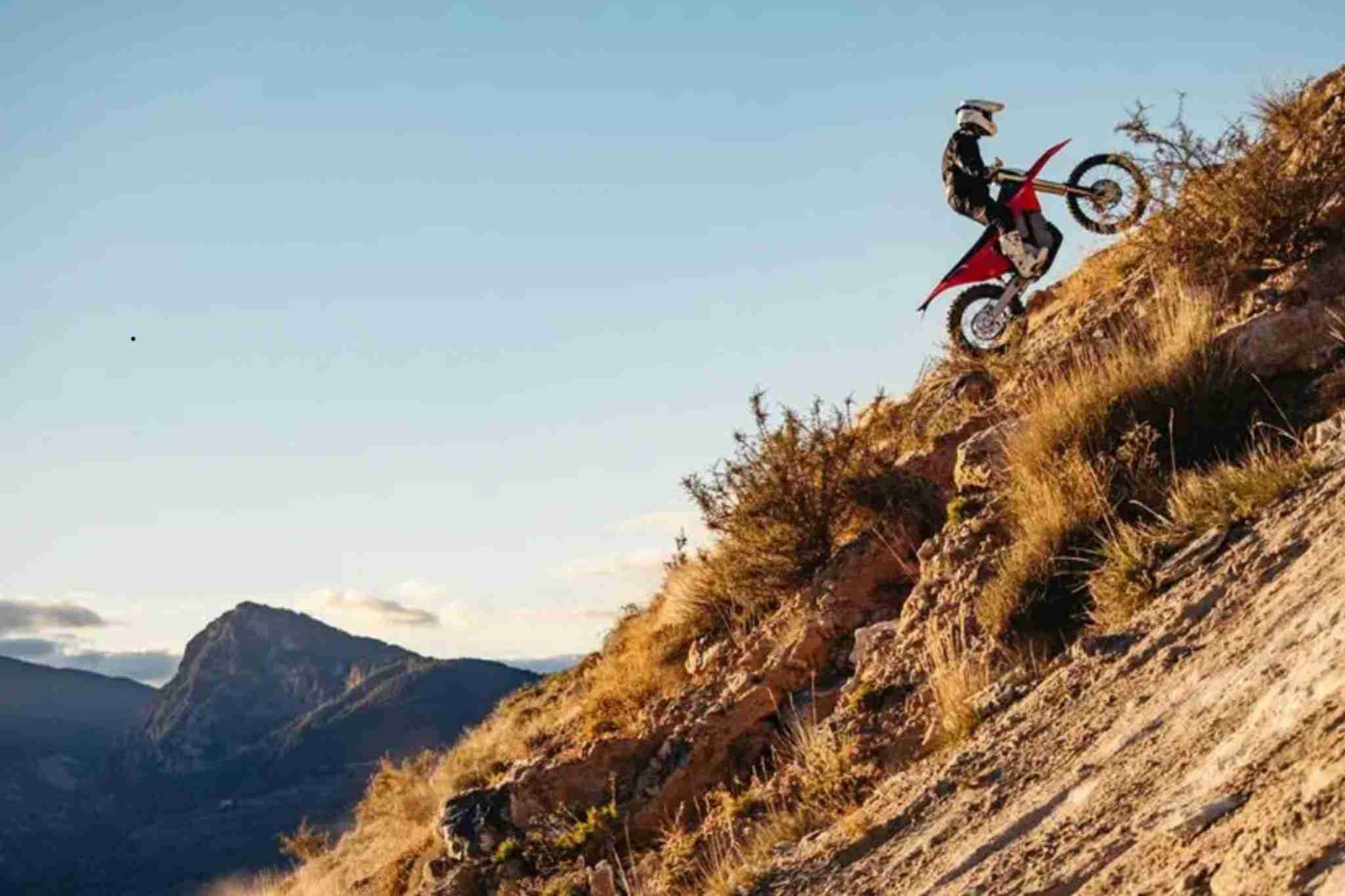 Enduro 2026 terá motos elétricas na competição mundial pela primeira vez