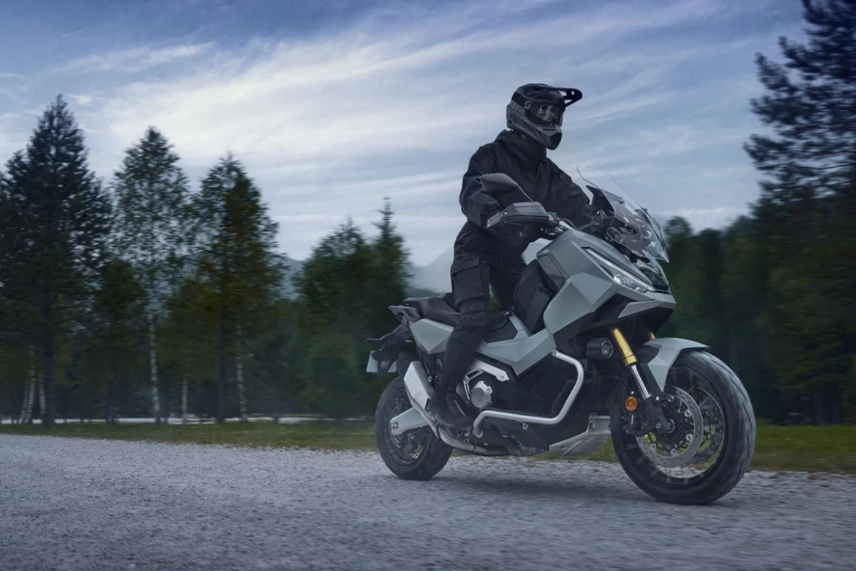 Honda X-ADV 2026 traz motor de 745 cc e câmbio DCT refinado