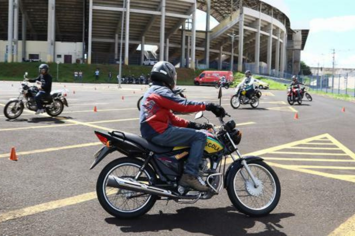 CNH para motos: veja as mudanças da prova prática