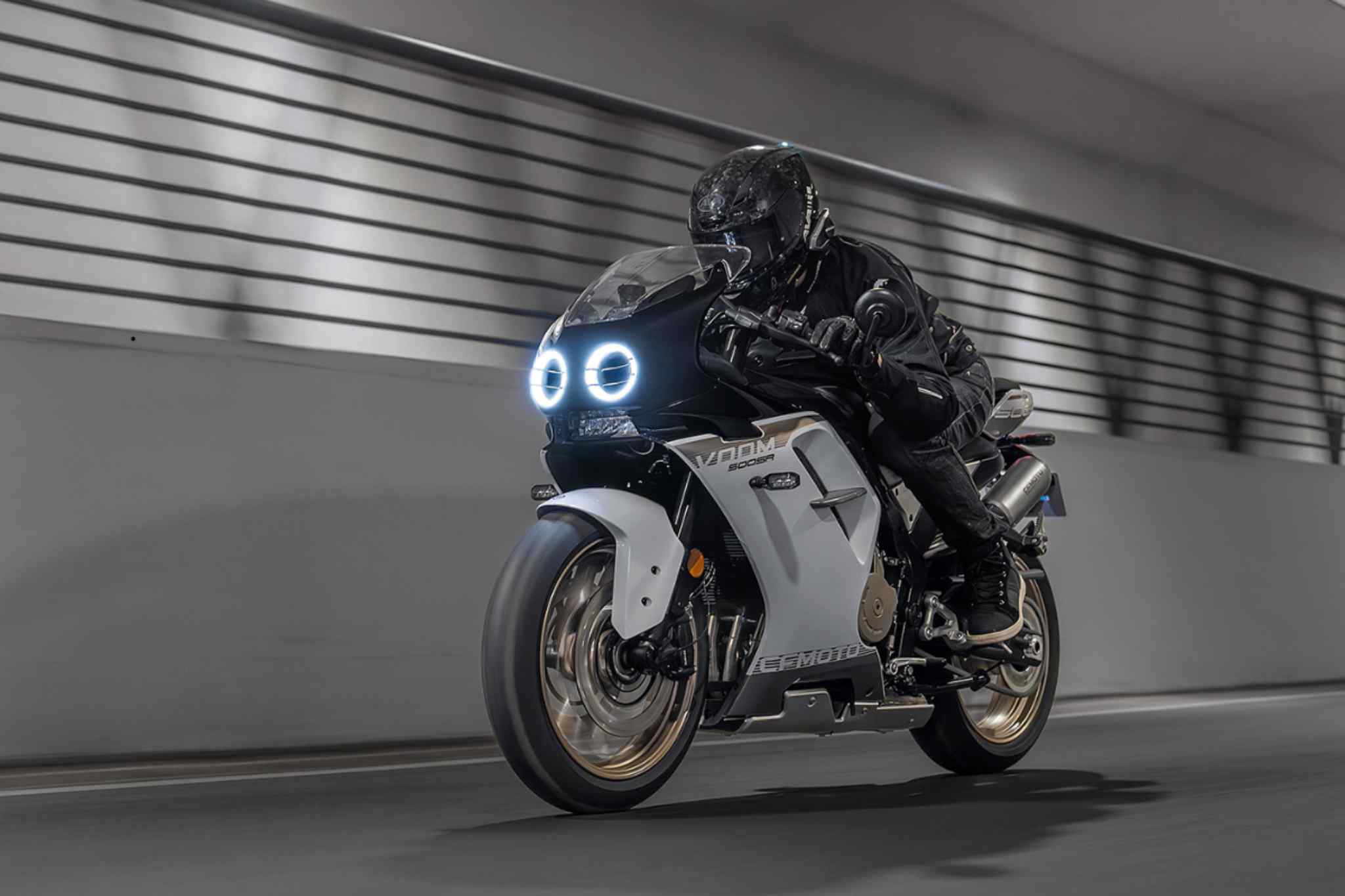 Moto 4 cilindros barata: conheça a nova 500cc