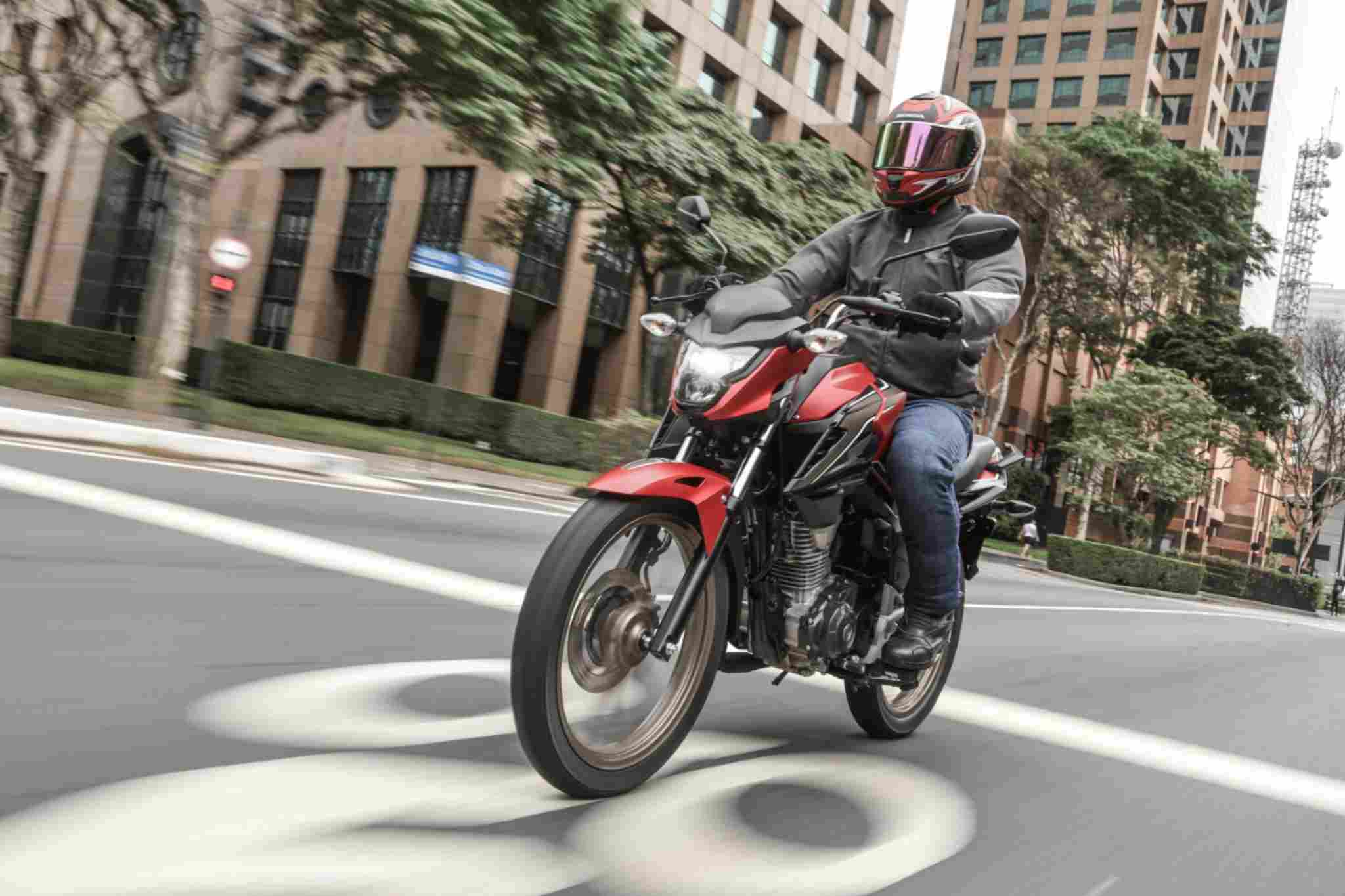 Qual é a melhor seguradora de moto em 2026?