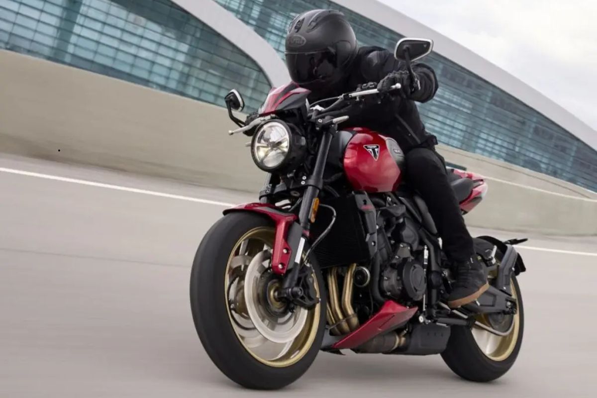 Triumph lança Trident 800 e reforça linha de nakeds médias