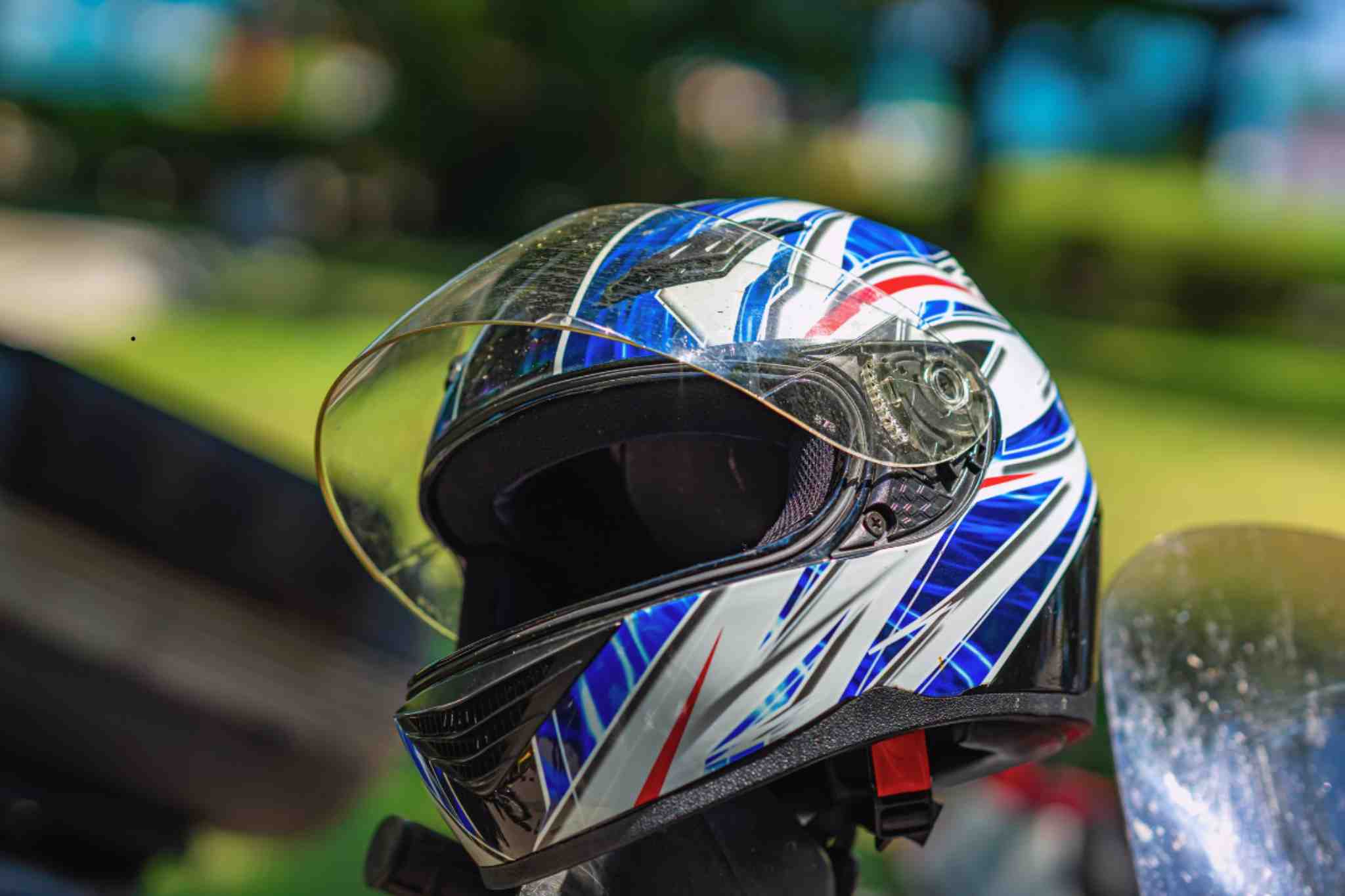 Capacete velho? Veja a ideia que pode salvar vidas e quase ninguém conhece