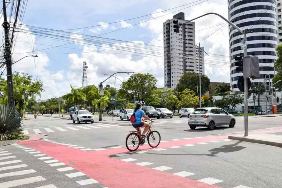 Patinete elétrico é liberado na ciclovia? Veja as regras que valem em Recife