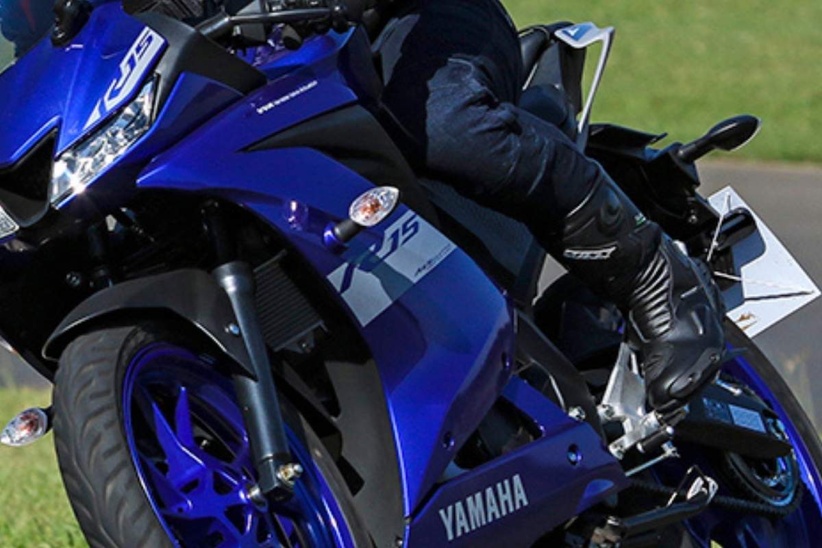 Yamaha R15 em 2026: cabe no bolso de quem ganha um salário mínimo?