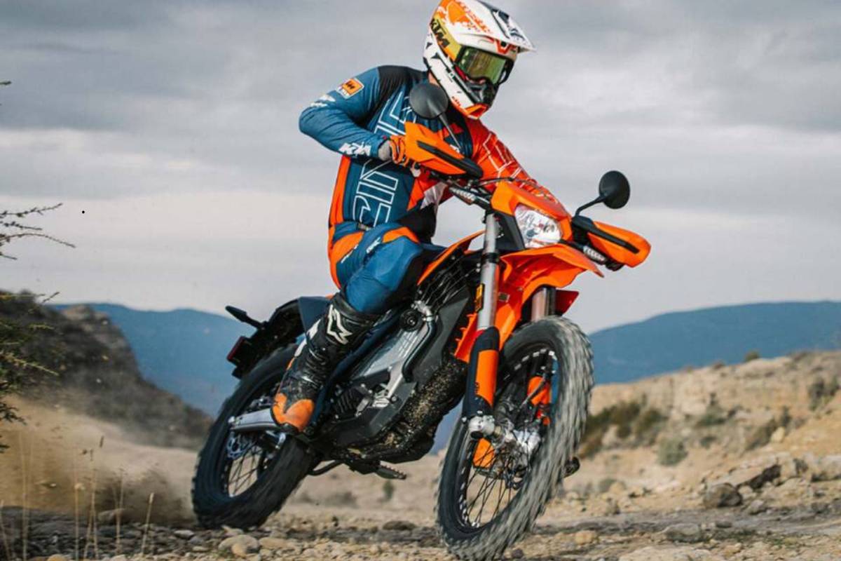 Freeride E 2027 chega mais leve e com torque instantâneo para o off-road