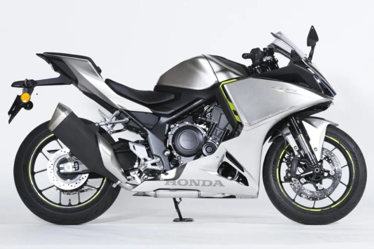 Honda CBR400R Four renasce com E-Clutch; X-ADV 2026 chega ao Brasil