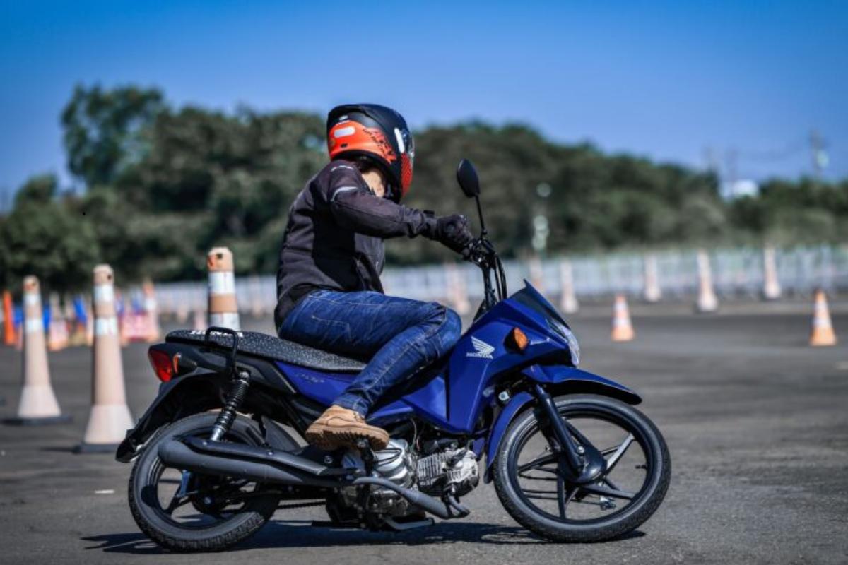 Pop 110 muda e sobe R$ 200: veja o que a Honda adicionou