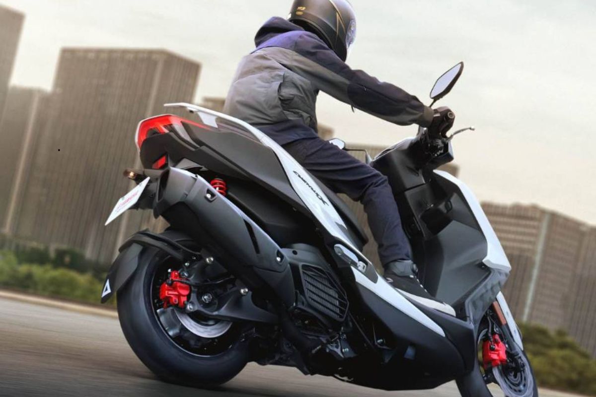 Yamaha Cygnus X 2026 faz mais de 80 km com 2 litros e custa cerca de R$ 12 mil