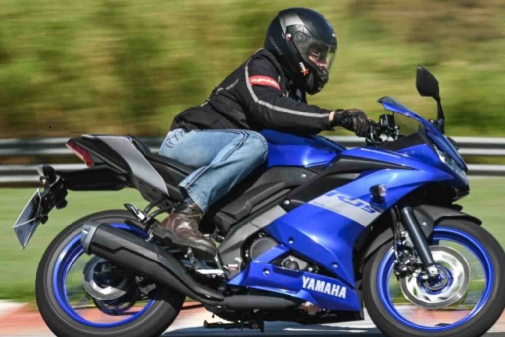 Yamaha R15