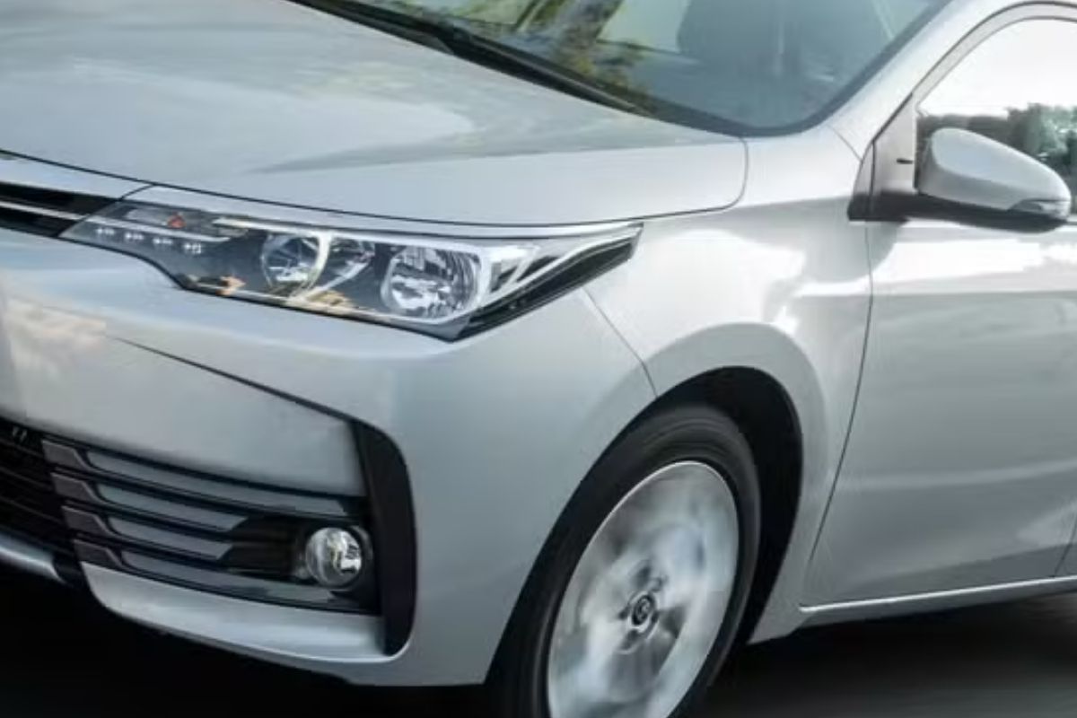 Toyota Corolla XEi 2017 - Foto: divulgação