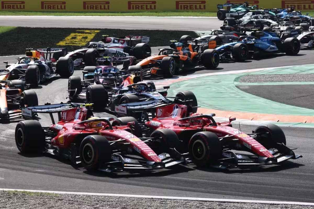 Charles Leclerc e Lewis Hamilton Foto: Jakub Porzycki/Reuters
